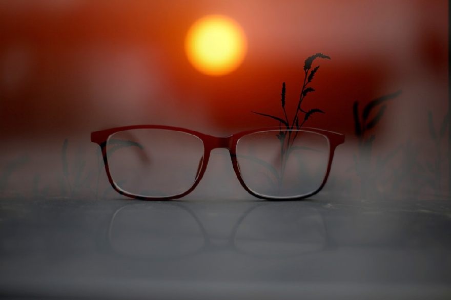 Brille mit Sonnenuntergang